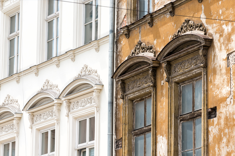Sanierung einer Altbaufassade vorher nacher